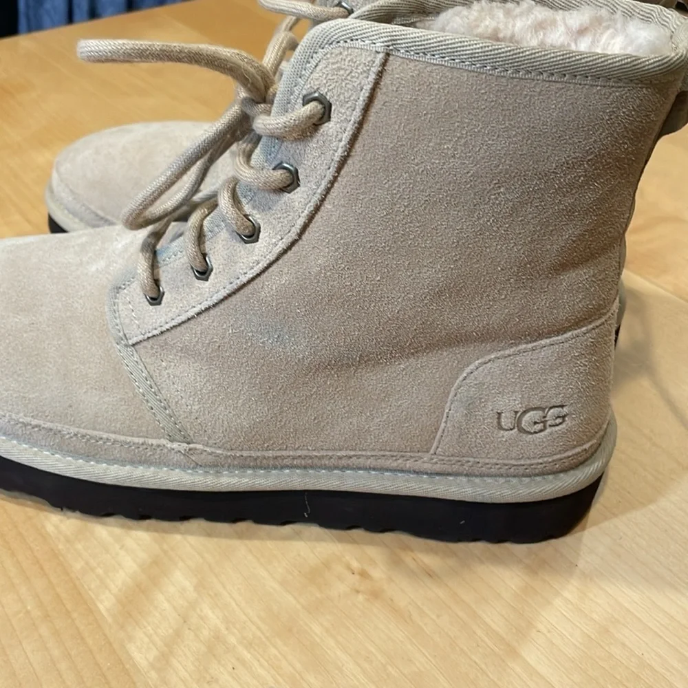 UGG Neumel Men’s size 10 NWOT